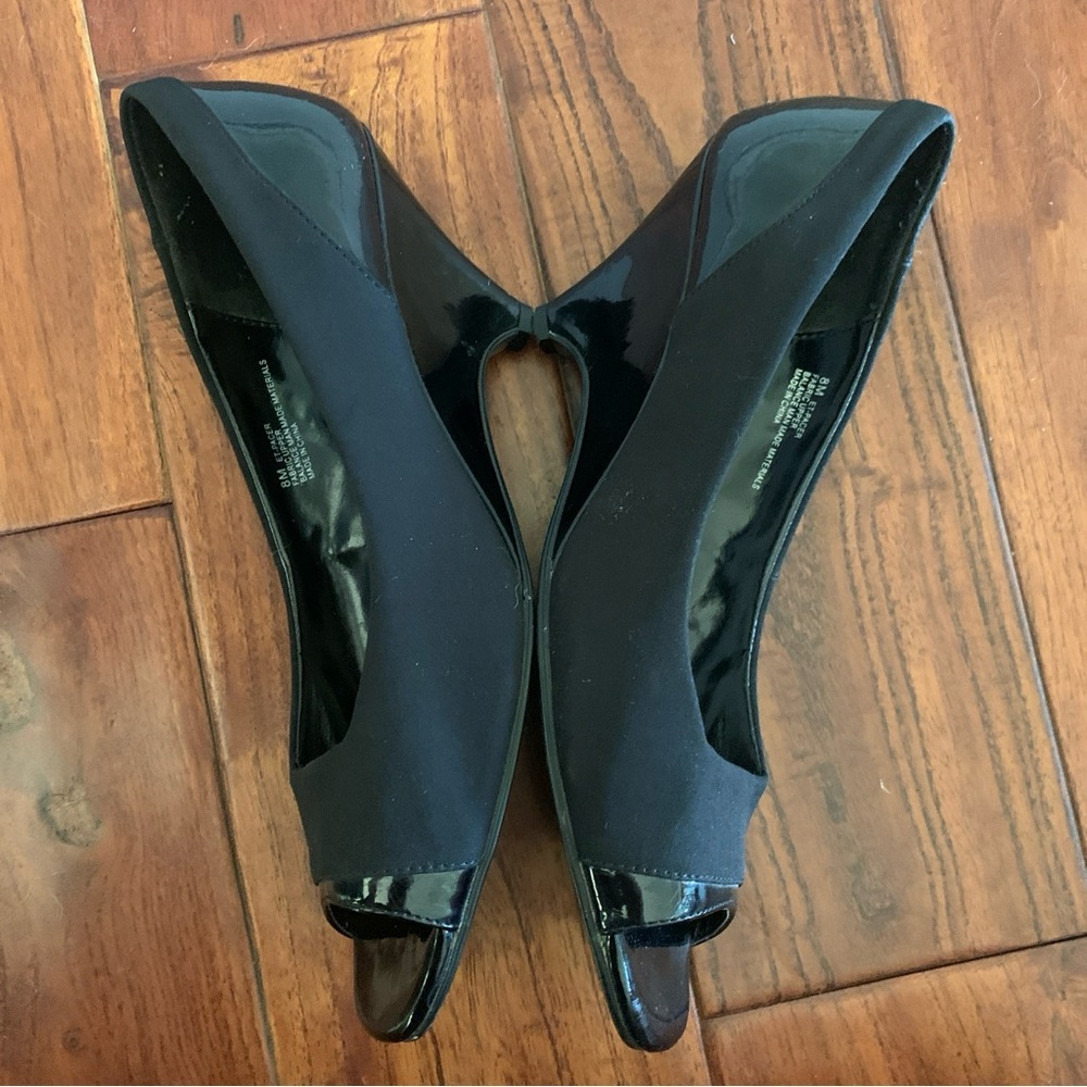 ELLEN TRACY Peep Toe Wedge Size 8 Black Patent Suede Cloth ET Pacer